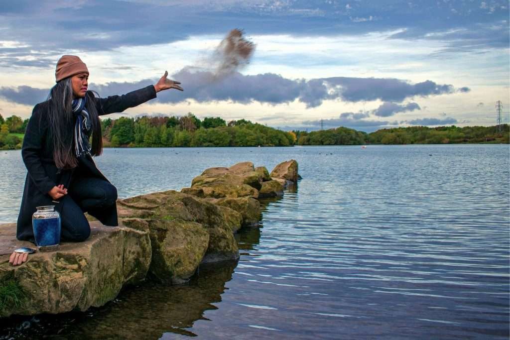 Deciding-Scatter-Ashes-Image1