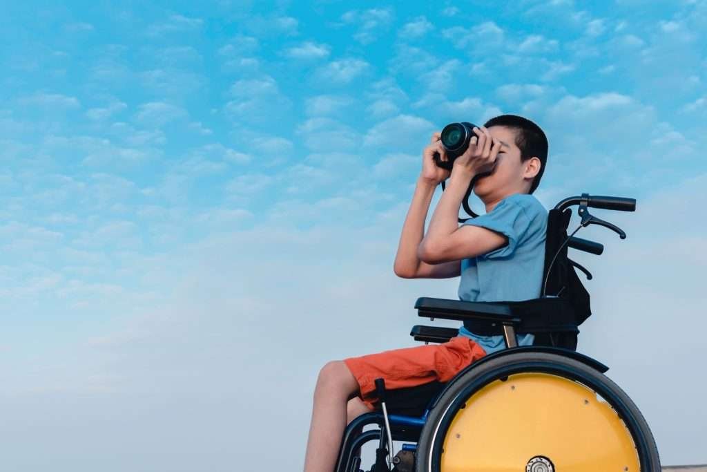 palacetravel-363223-child-takes-pictures-image-1