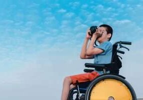 palacetravel-363223-child-takes-pictures-image-1